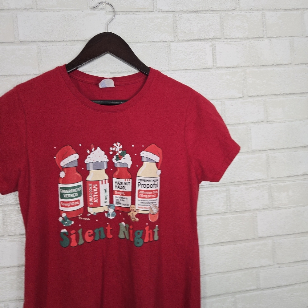 Nursing "Silent Night" funny graphic tee - Picture 4 of 11